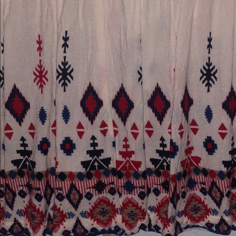 Patterned Blouse - Picture 2 of 3